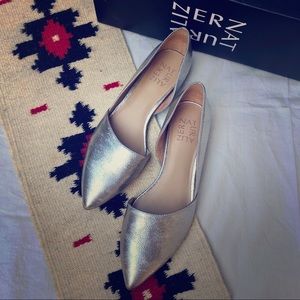 Naturalizer Samantha’s 7.5 Silver Flat Pointed Toe